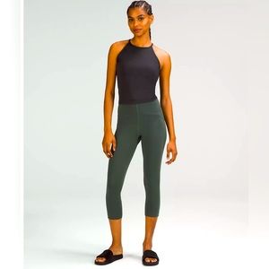 NWT LULULEMON HIGH NECK TANK TOP